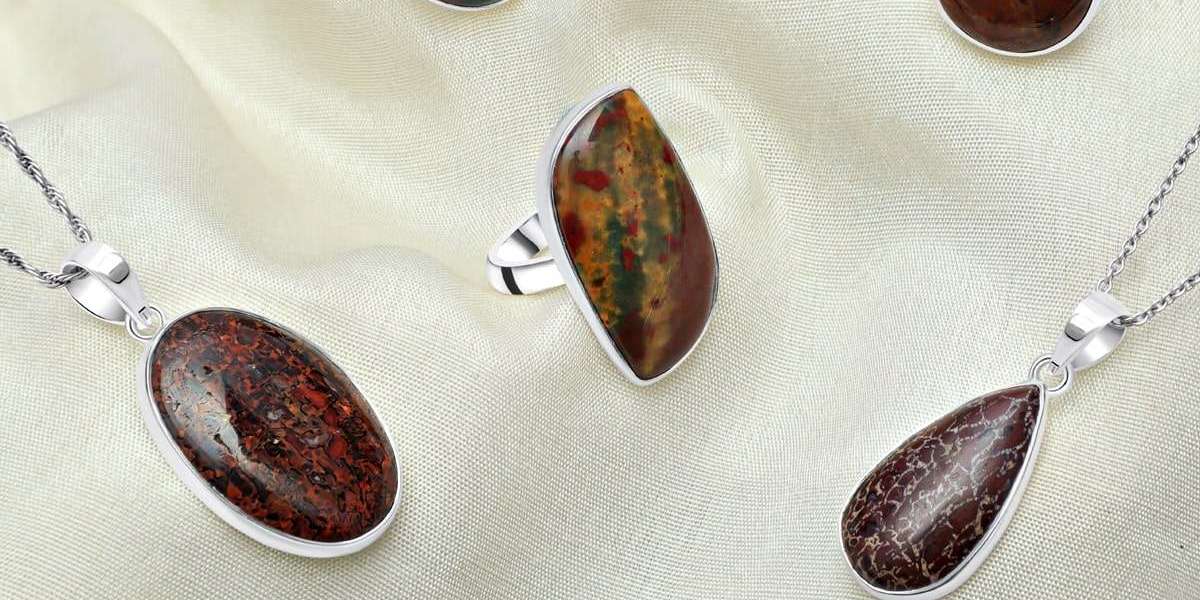 Zodiac Insights: Exploring Bloodstone's Relationship with Astrological Signs